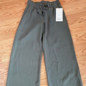 Sz 2 Lululemon On The Fly Wide-Leg 7/8 Pant *Woven